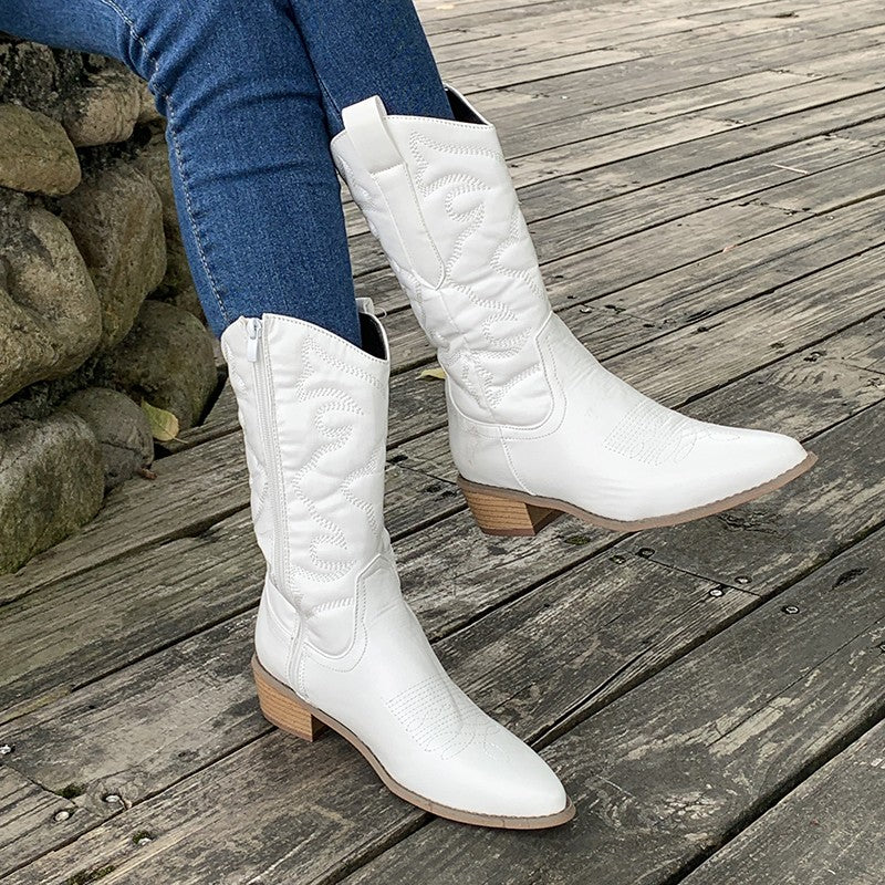Cowboy Boots for Women with Elegant Western Style and a Modern Twist
