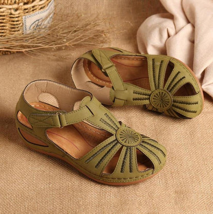 Women’s Closed-Toe Strap Sandals